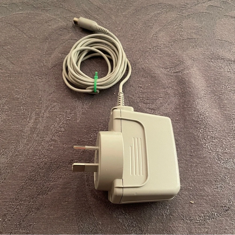 Official Genuine Nintendo AUS Wall AC Adapter Charger WAP-002 DSI/2DS/3DS