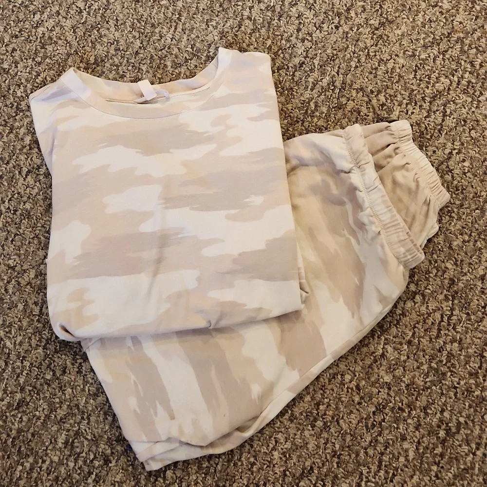 Como Vintage Pajamas Color Pink Camouflage Size XL