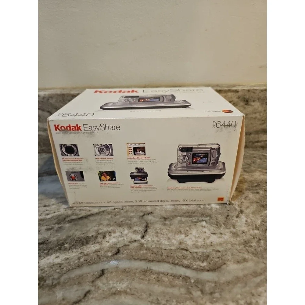 Kodak EasyShare DX6440 4.0MP Digital Camera - Silver W/ Box And Camera Dock 600