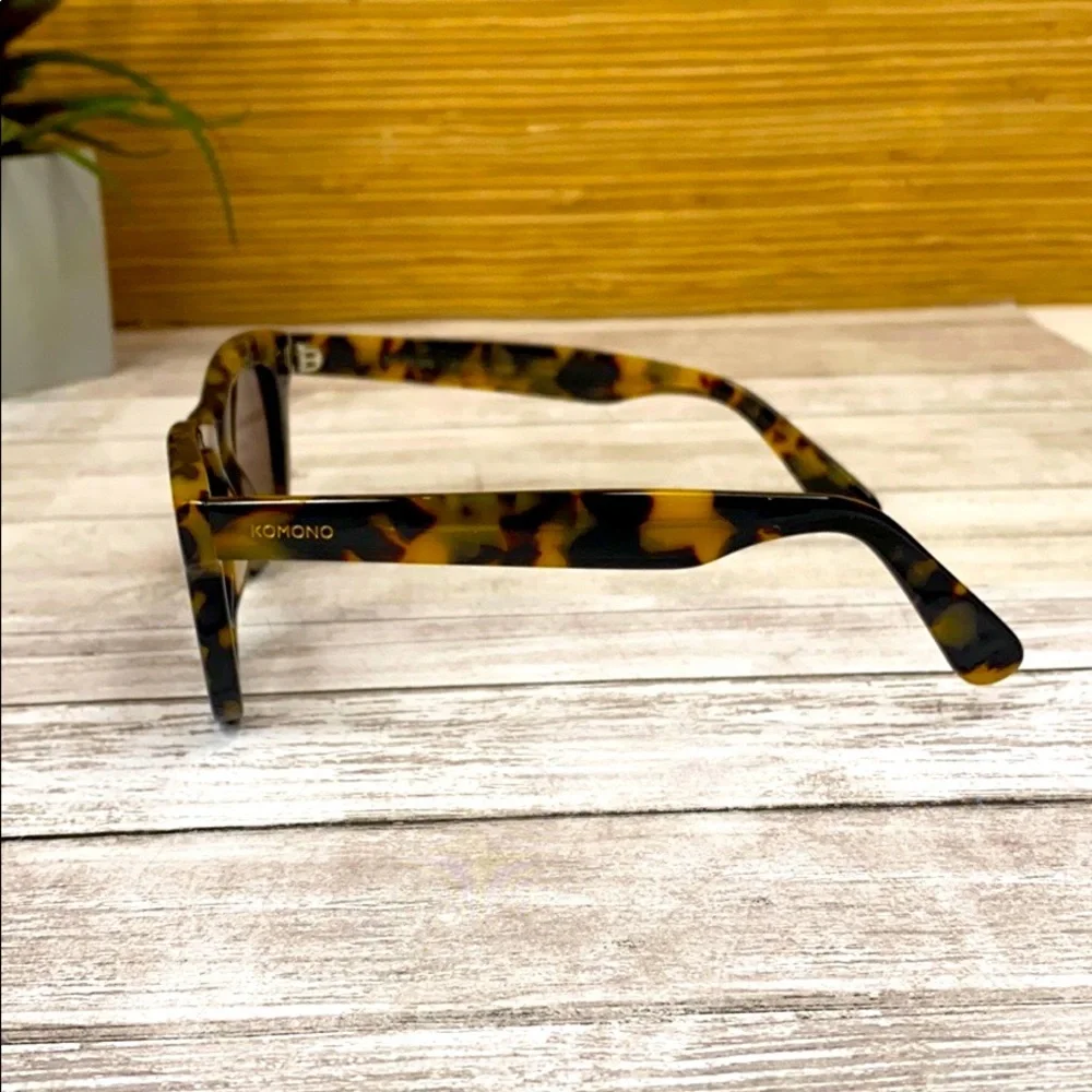 New Men’s KOMONO Allen Brown Tan tortoise Sunglasses