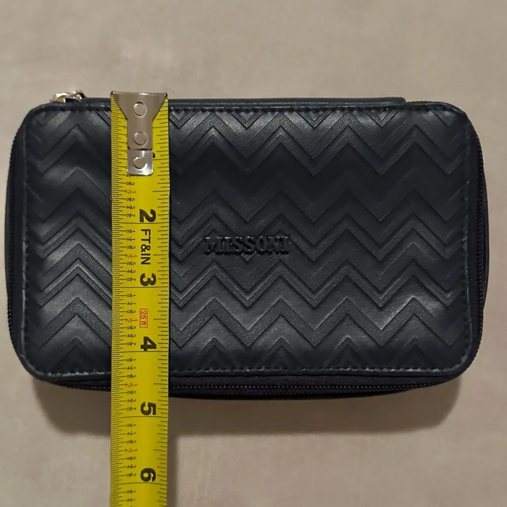 Missoni Delta Travel Kit Exclusively for Delta Navy Blue Perfect for Toiletries