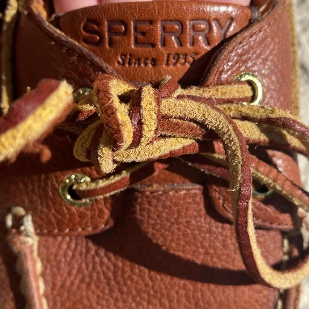 Sperry casual minimal style