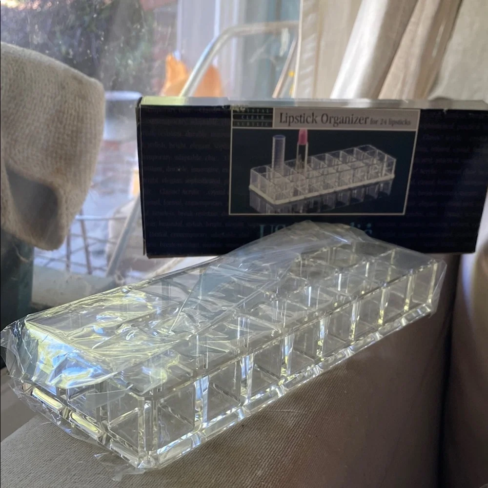 BNIB Clear Acrylic Lipstick Organizer