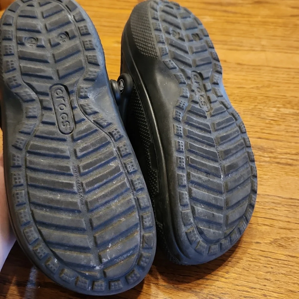 CROCS black w8 preowned