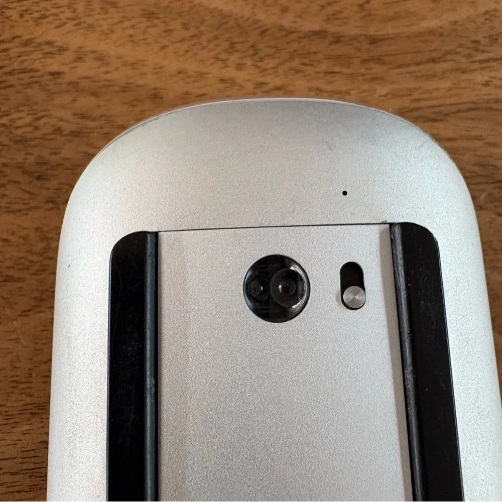 Apple Wireless Touch Magic Mouse in White