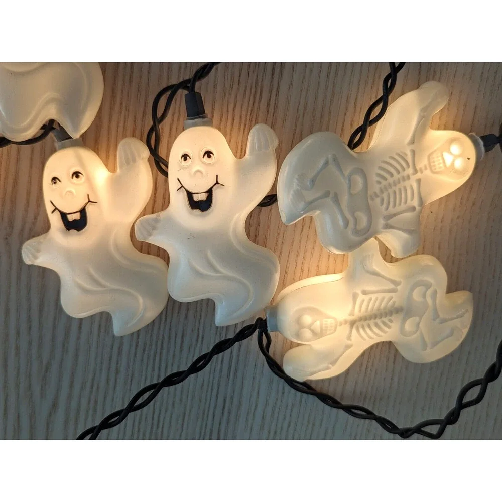 Vtg Eerie Descents Glowing Ghoulish Ghosts Blow Mold Halloween String Light Rare