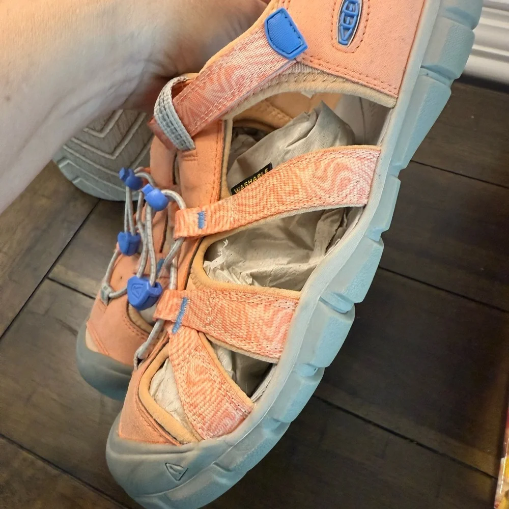 KEEN kids  Outdoor Sandals size 6
