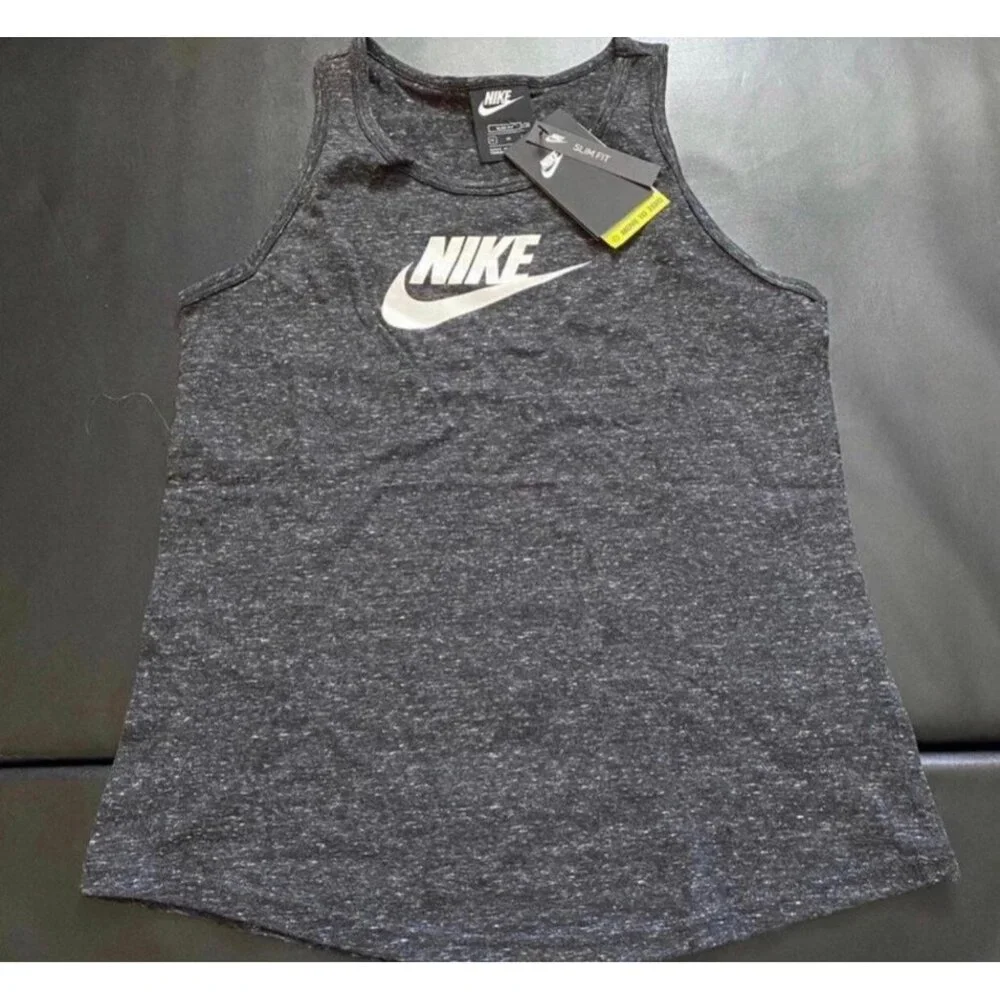 NWT Nike Athletic Set Girls Youth Size XL