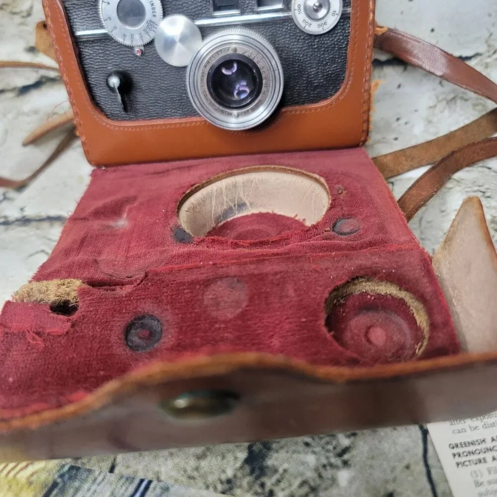 ARGUS C3 Camera Case Bulbs Film GE Light Meter Flash Mirror and Handle Untested