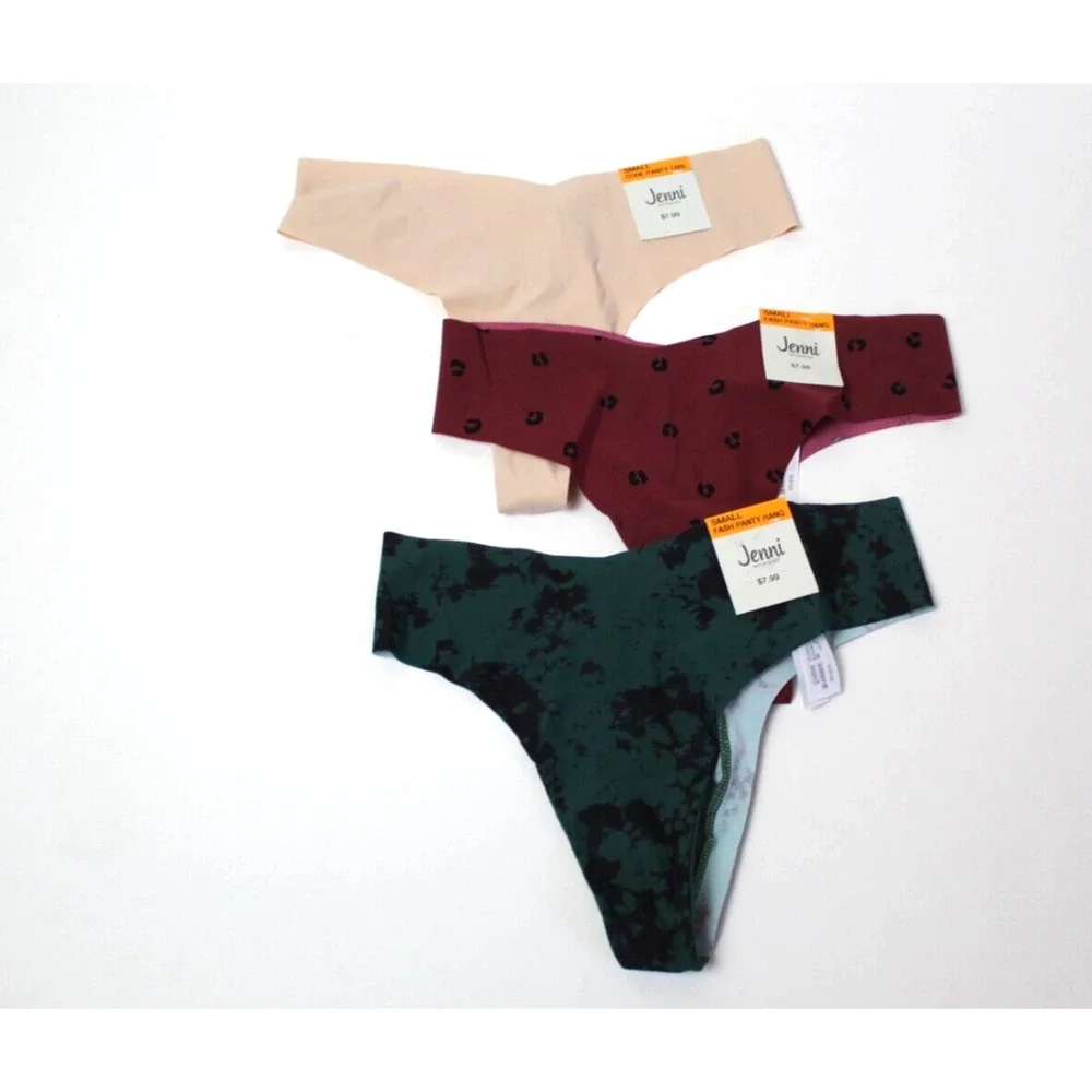 Jenni lot intimates