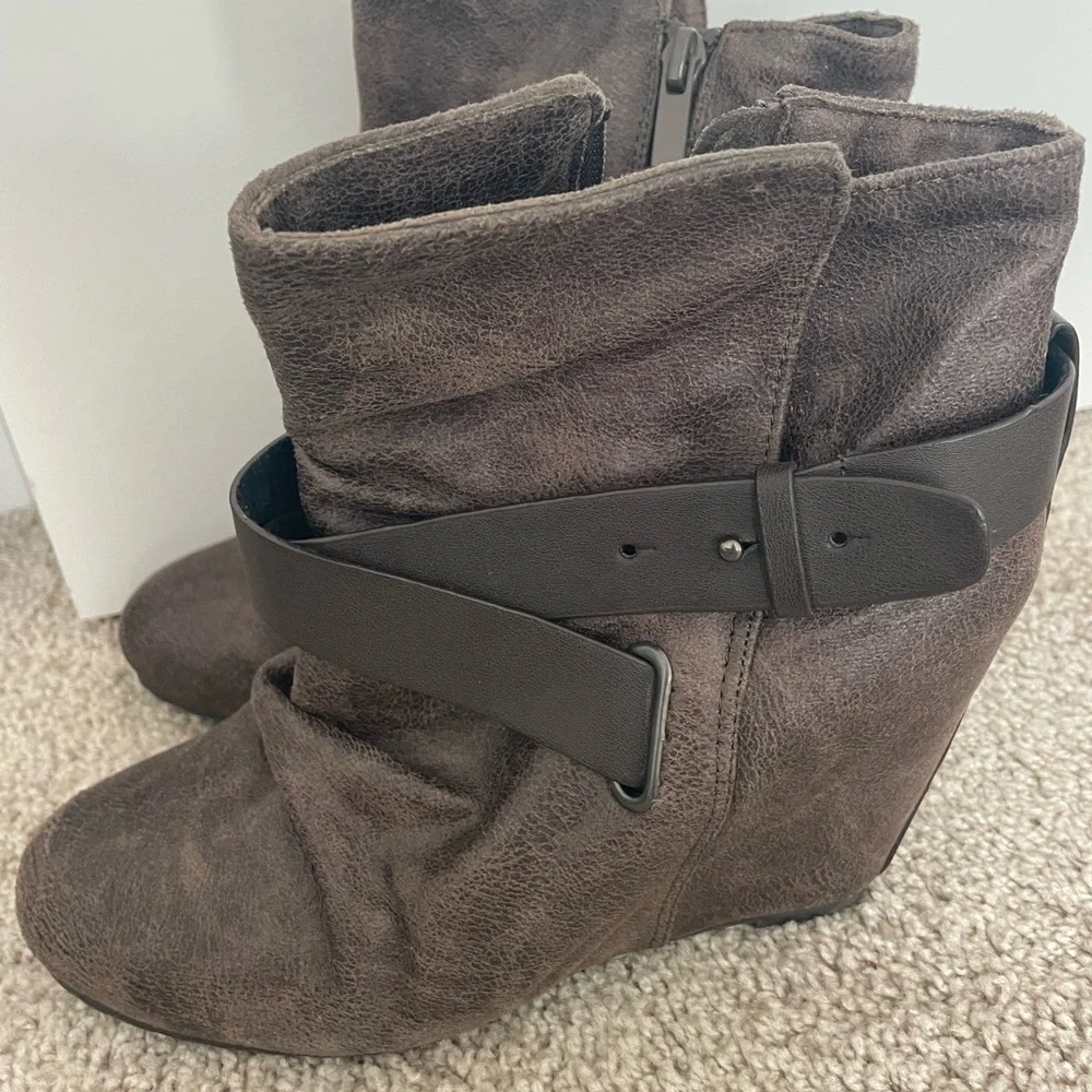 Aldo stylish dark