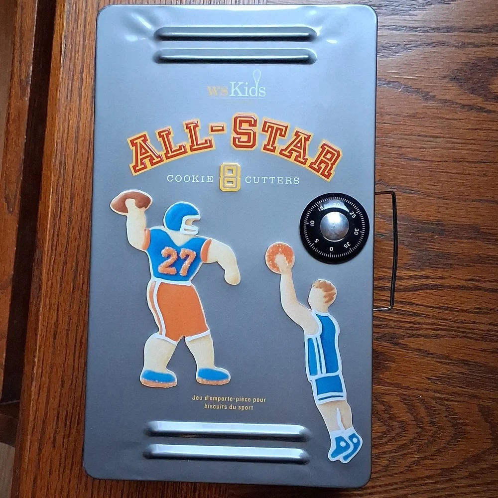 Williams-Sonoma All-Star Sports 8 Cookie Cutter Set in Sports Locker Design Tin