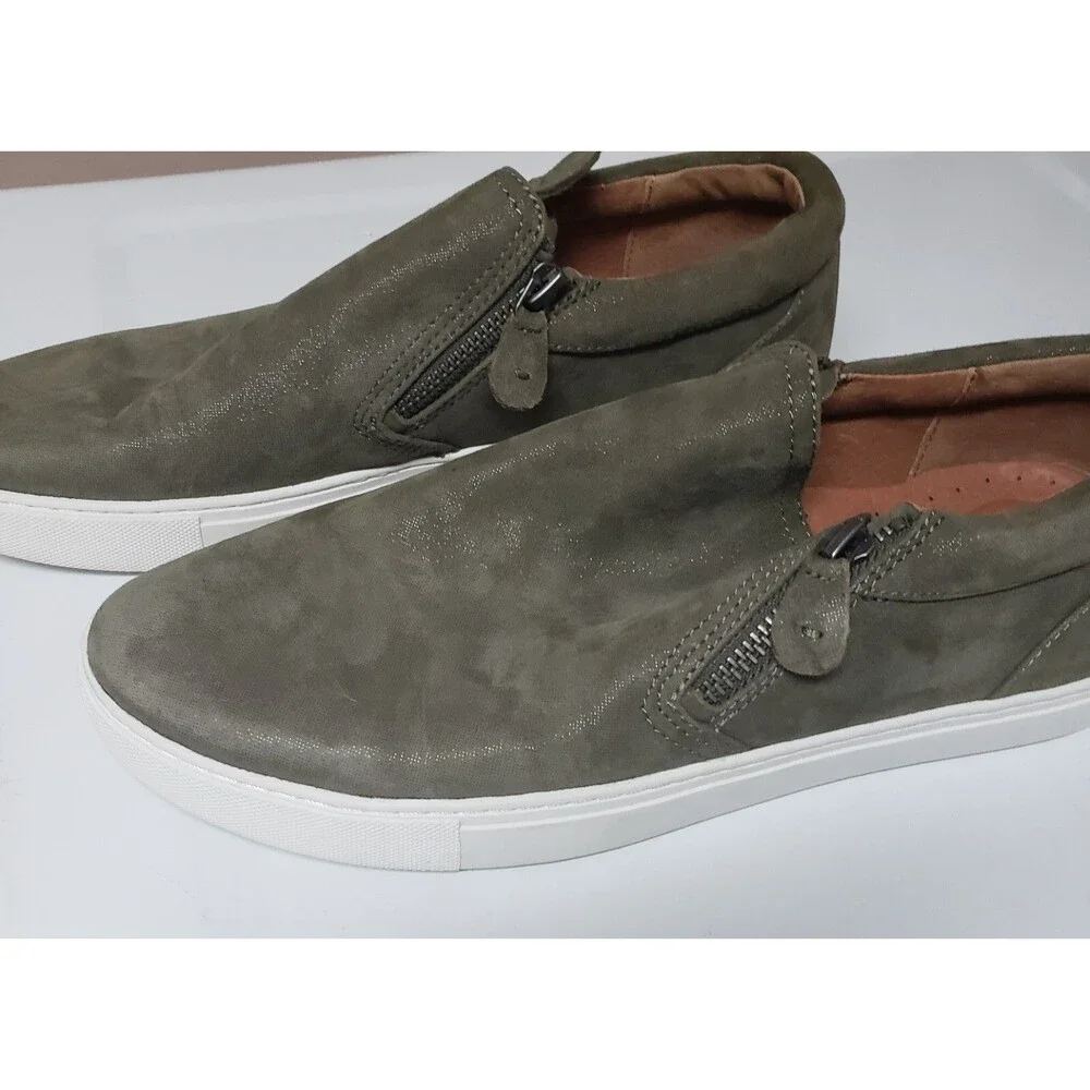 Kenneth Cole Gentle Souls classic refined