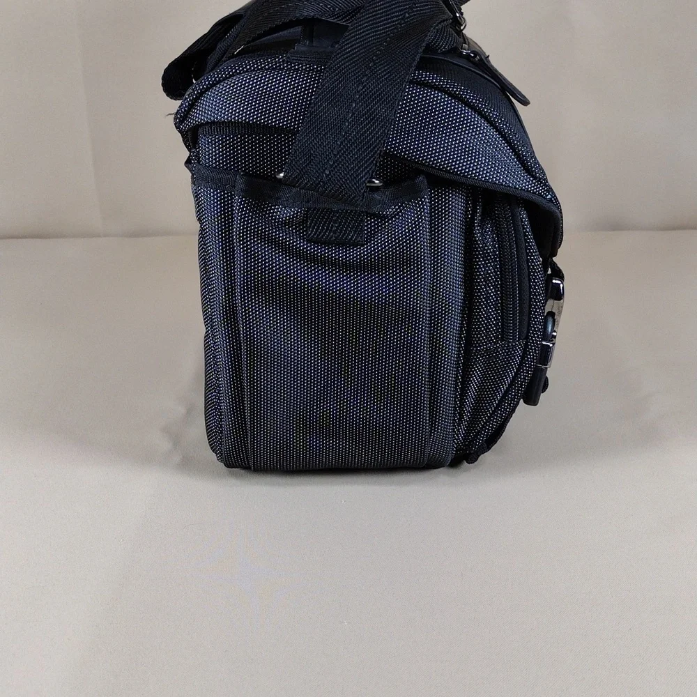 Nikon black utility