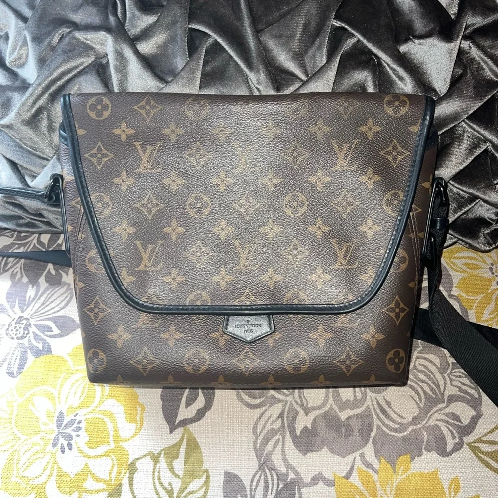 Louis Vuitton Monogram Macassar Magnetic Messenger 1