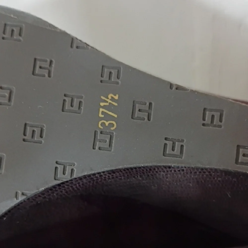 gallo purple wedge