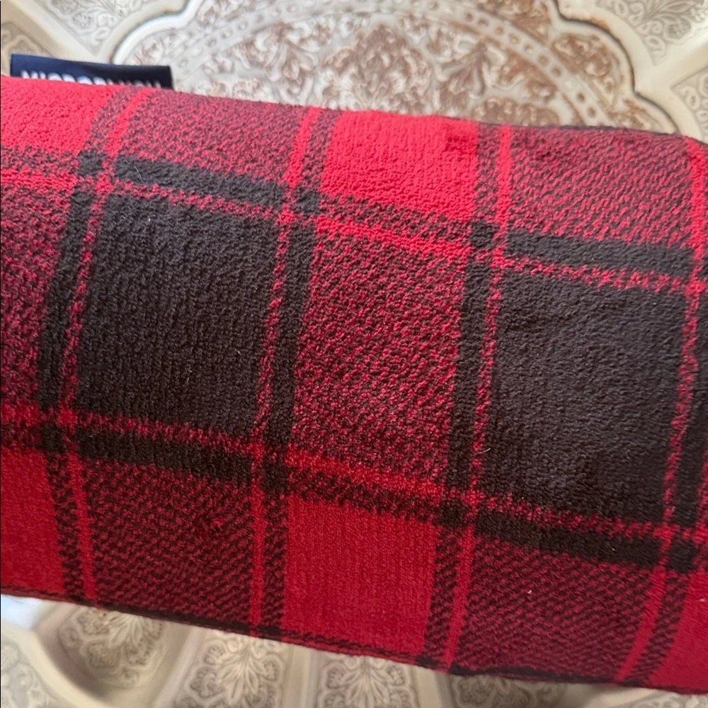 🏡Sunbeam Black and Red Microplush Heated Throw