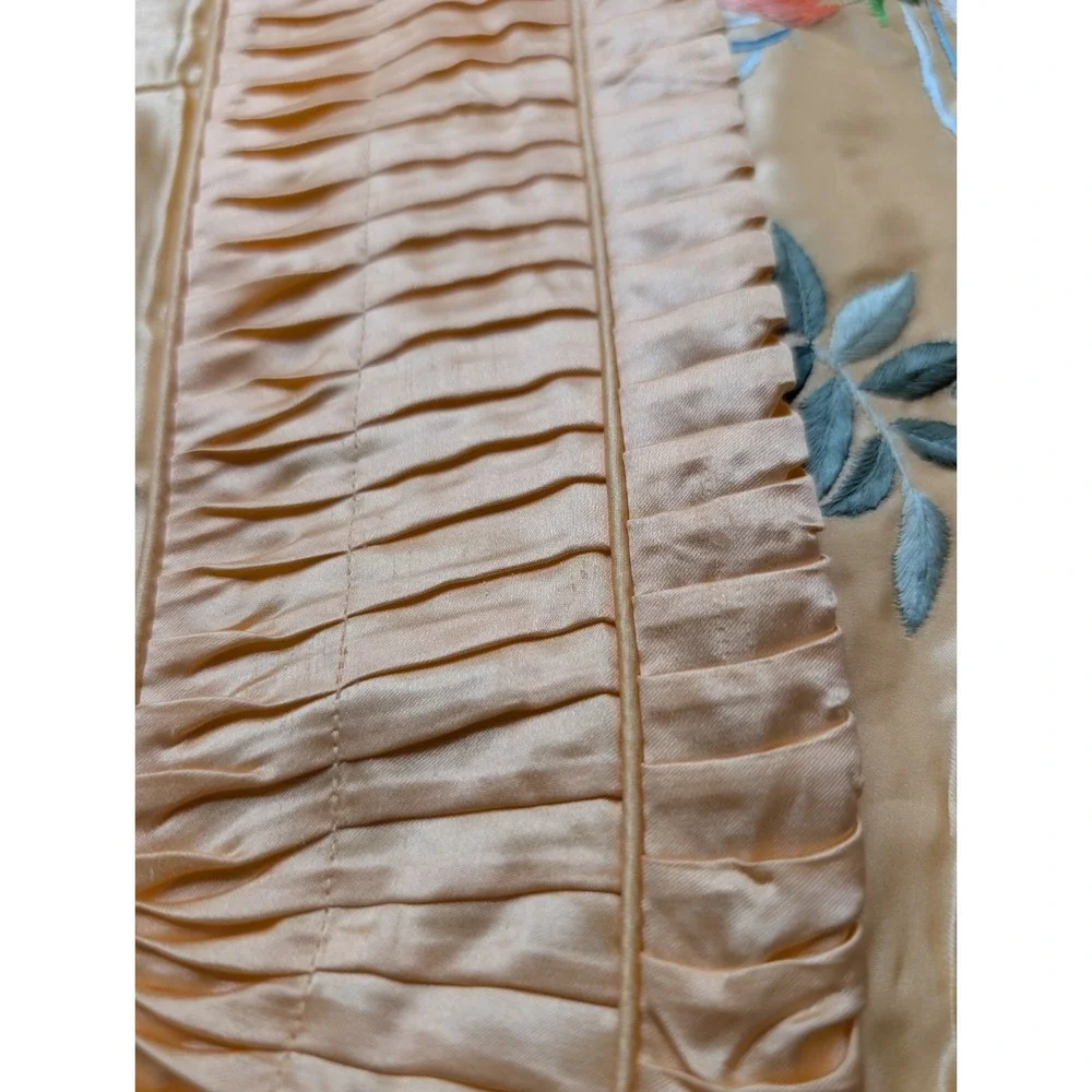 Vtg bai hau Peach Satin Pillow Cover Embroidered Mandarin Ducks Golden Bee 2