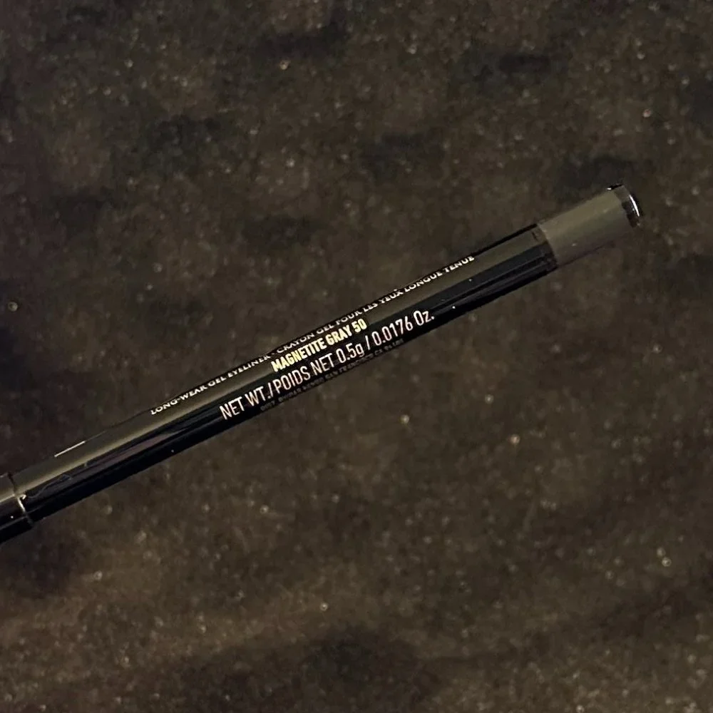 Kat Von D color magnetite