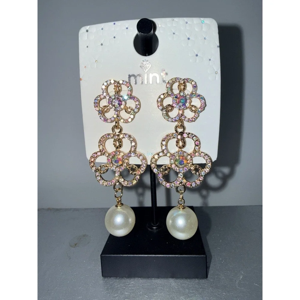 Mint Aurora Borealis Rhinestone Flower Drop Earrings Gold Tone Faux Pearl Statem