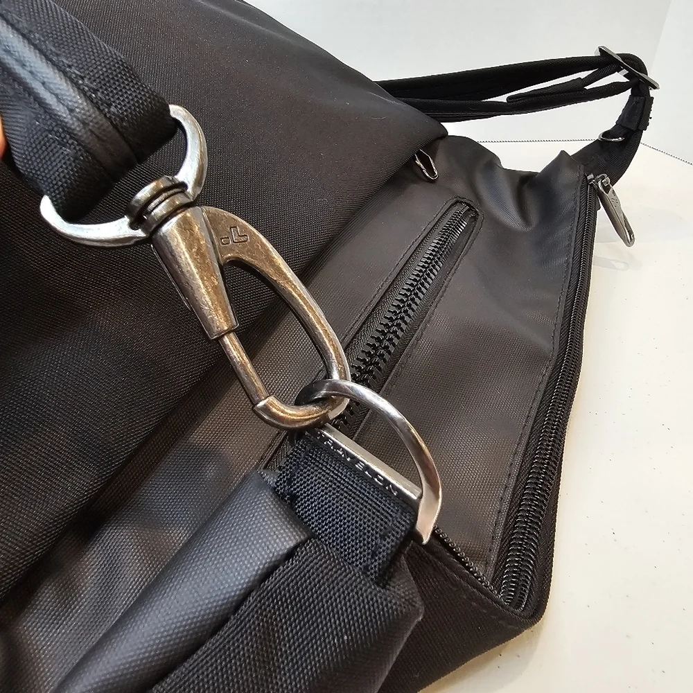 Travelon 5 Point Anti Theft Large Crossbody Black