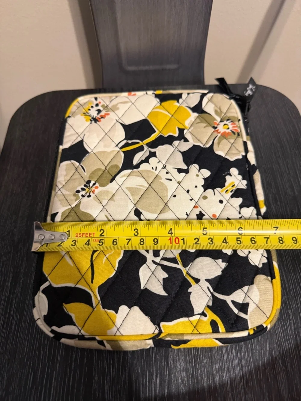 Vera Bradley Retired Dogwood E- reader Sleeve