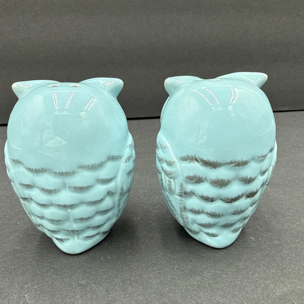 Vtg? Blue Teal Owl Salt & Pepper Shakers‎