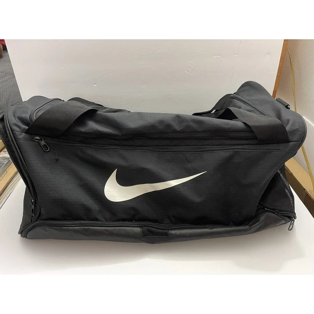 Nike Black Duffel Bag RN56323‎ Medium