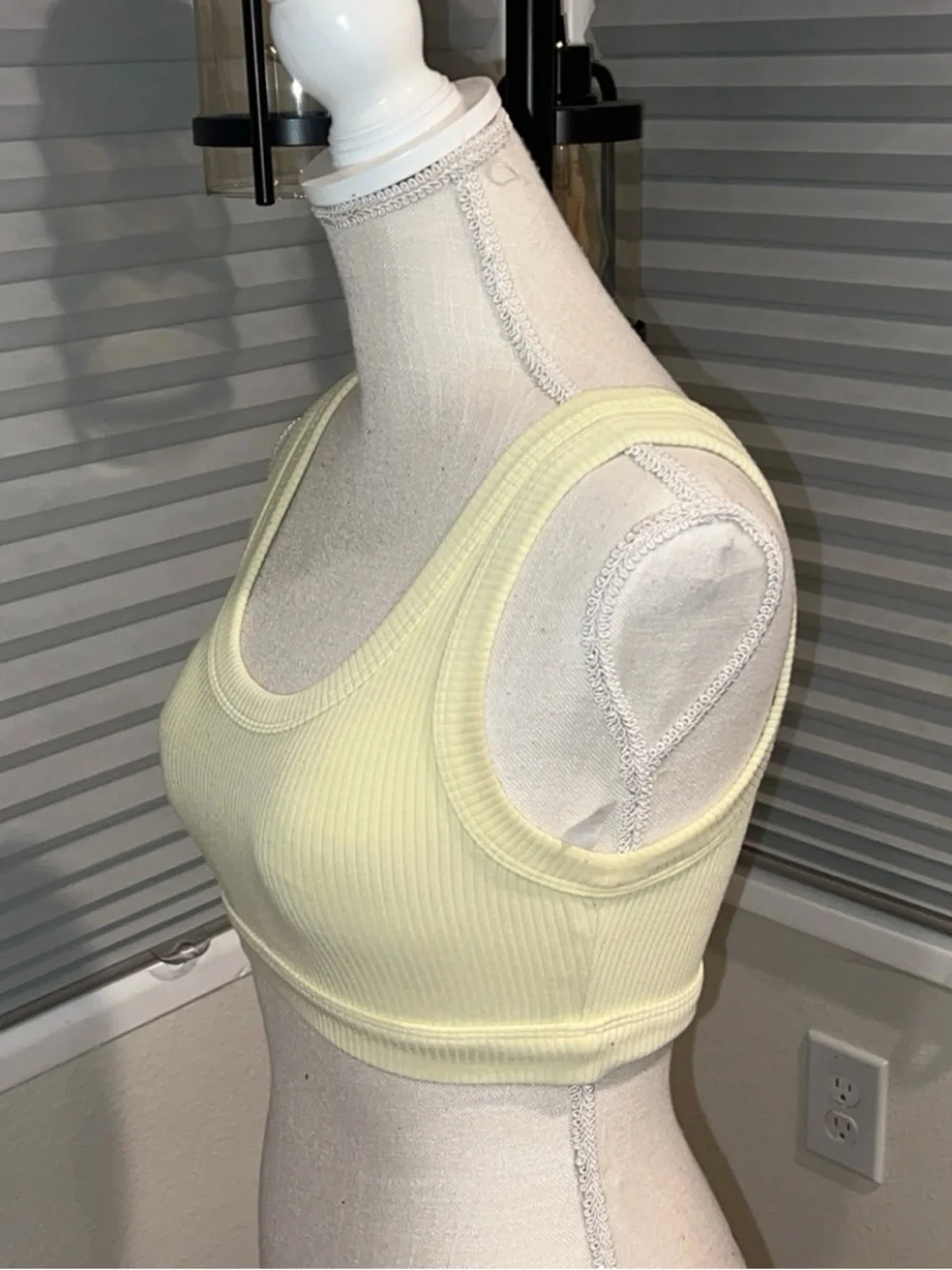 ALO Yoga Wellness Sports Bra in Light Green