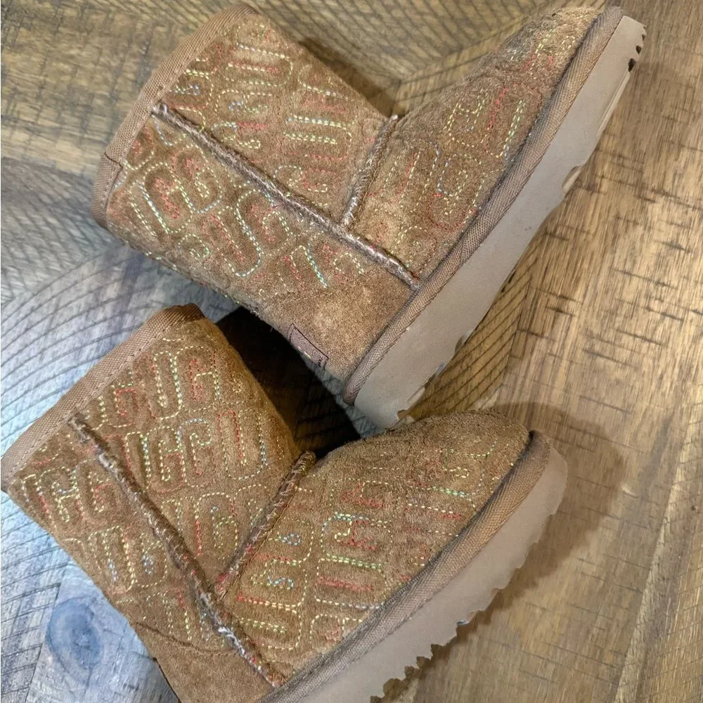 UGG Kids All Over Print Chestnut Boots With Rainbow Stitching