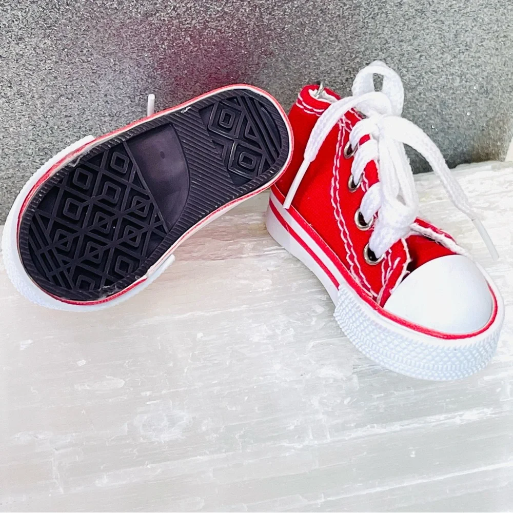 MINI SNEAKER KEYRINGS 2 RED party favors running shoes Athlete Trainers party