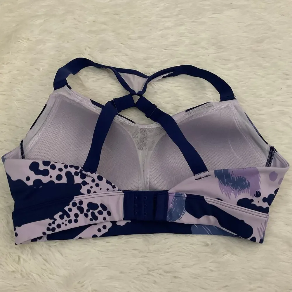 Under‎ Armour Breathelux High Support Fitted Molded Cup Sports Bra - Medium
