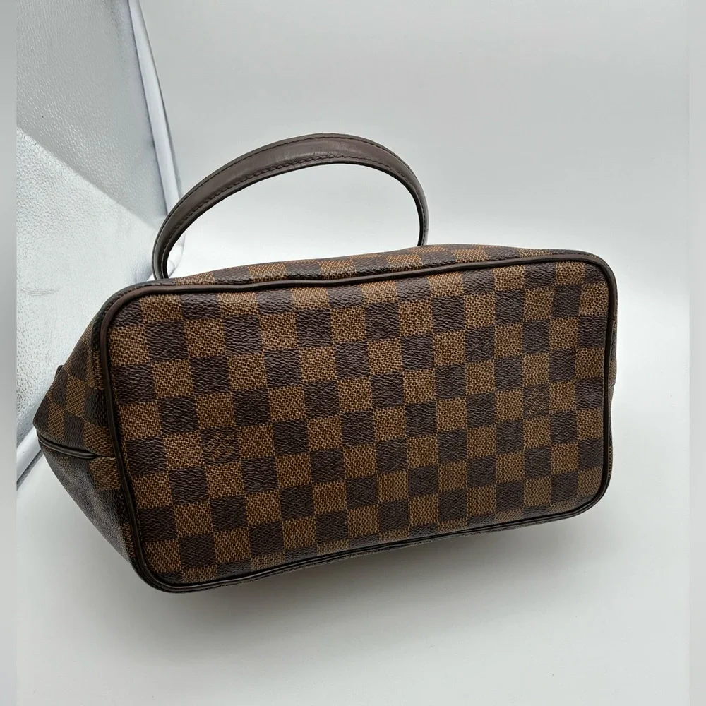 Louis Vuitton chic louis
