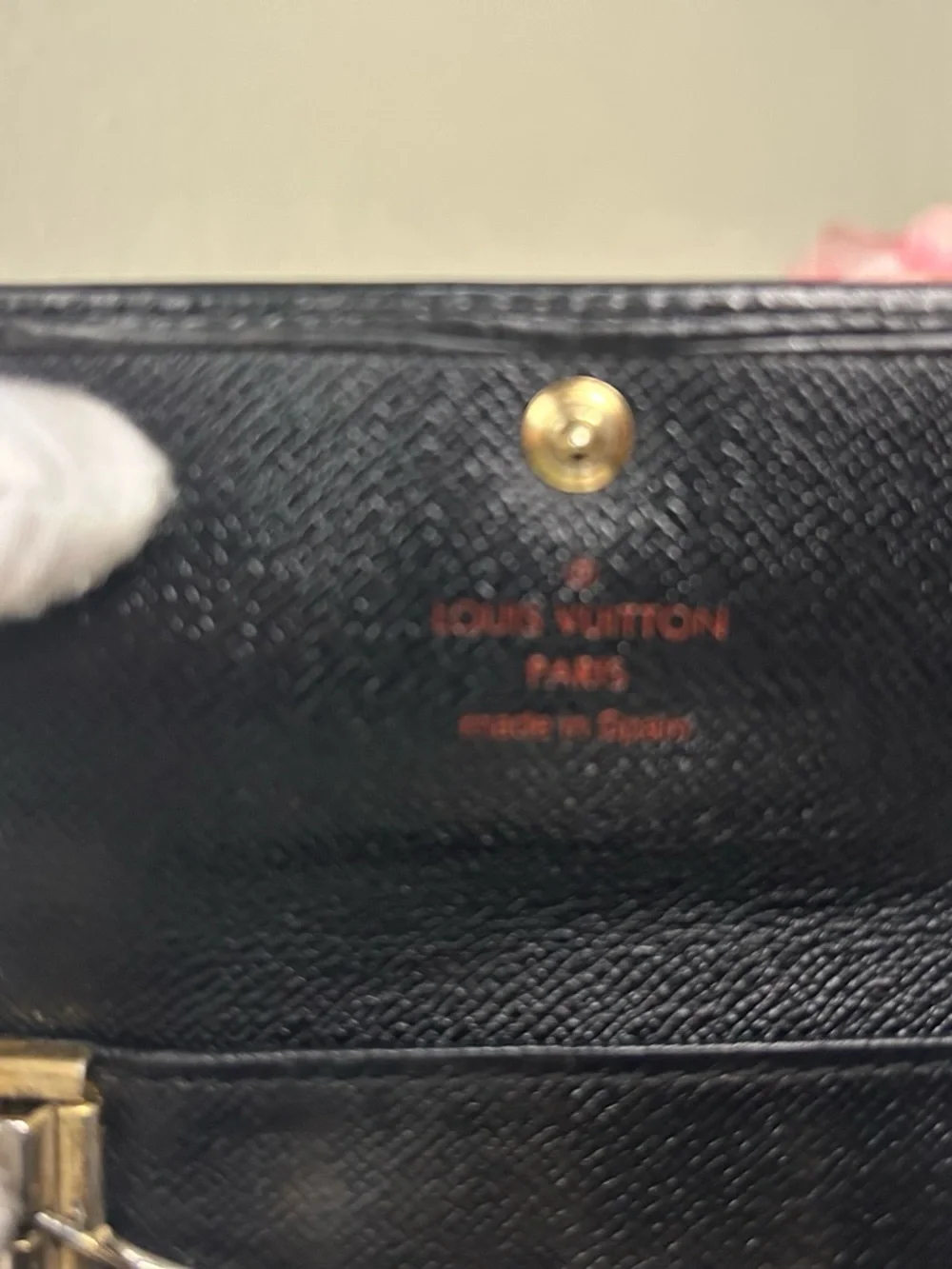 Louis Vuitton key louis snap