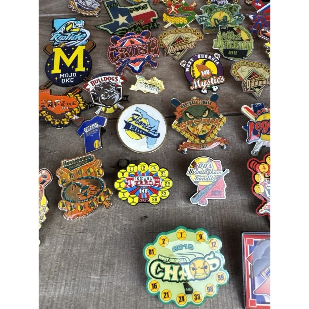 Lot of 64 Girls Fast Pitch Softball Team Trading Fastpitch Pinback Pins‎