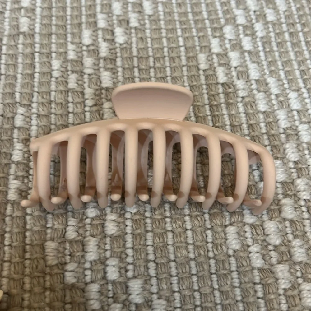 Set of 5 Claw Clips (Pink, Green, Cream, Light Pink, Beige)