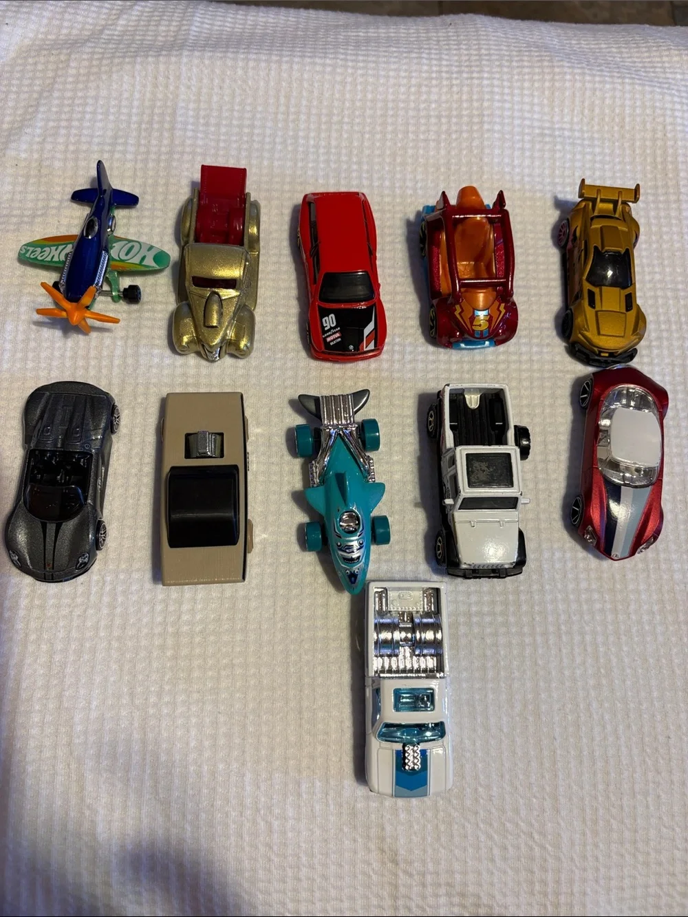 Hot Wheels Matchbox Lot 11 cars Chevy LUV Porsche BMW Ford 40 Jeep