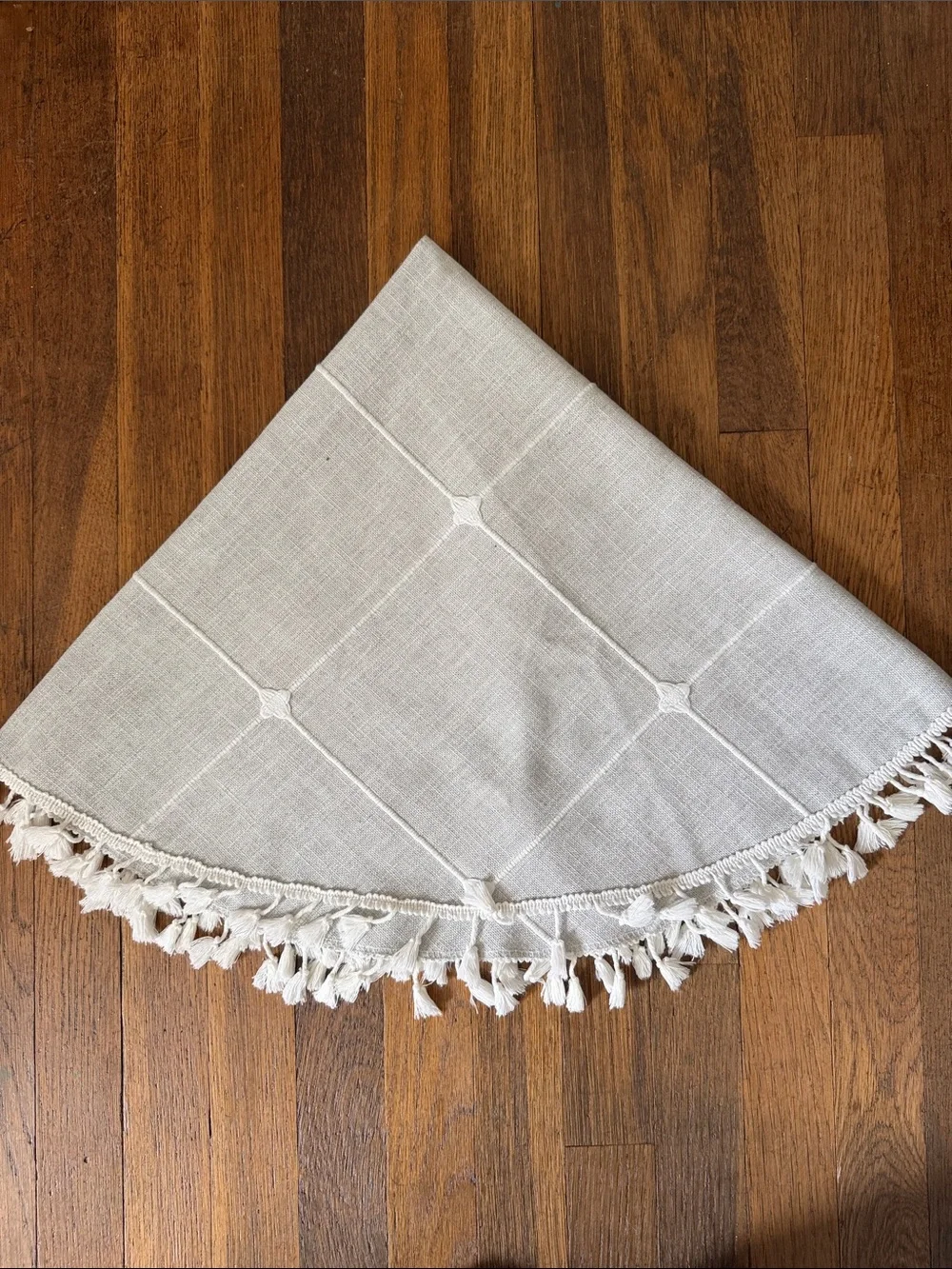 N/A gray cream