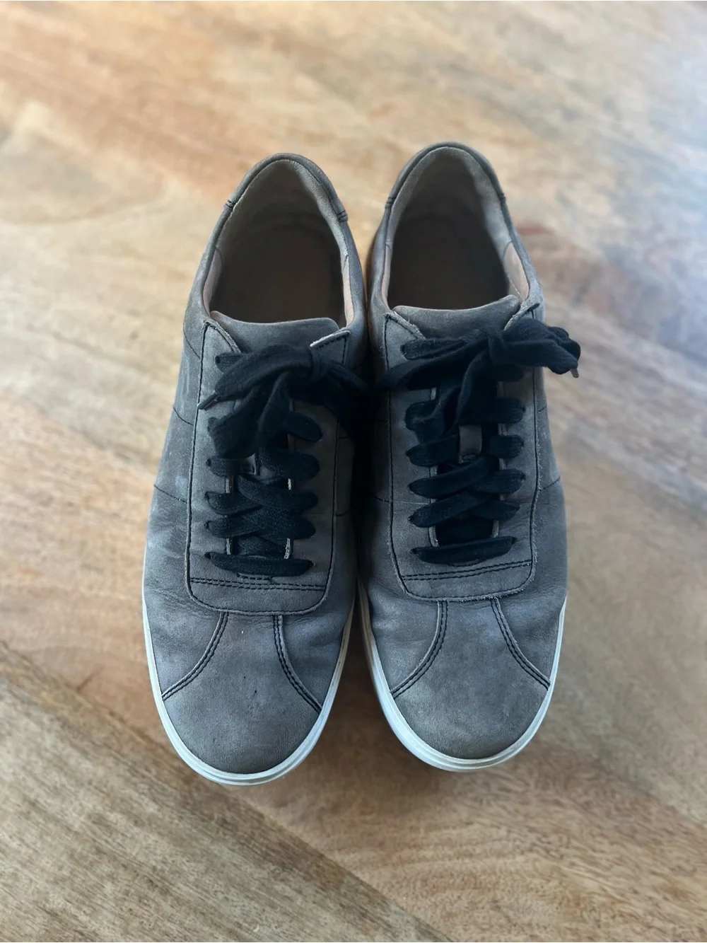 Vince Men's Grey Suede Casual Sneakers - Comfortable Low-Top Shoes size 8.5