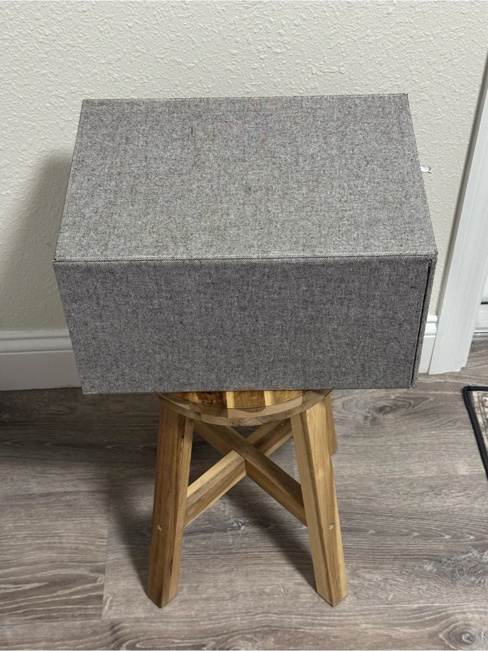 Like New The Container Store Cambridge Drop-Front Shirt Box Grey Linen