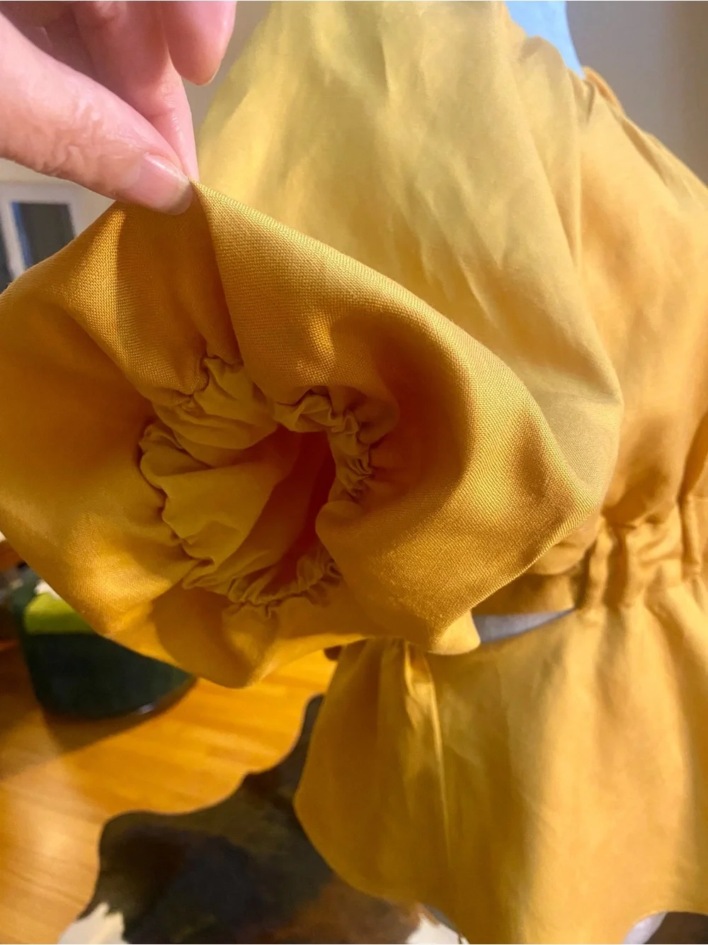 ‘ASTR the Label’ Elegant Yellow Puff-Sleeve Peplum Top - Women