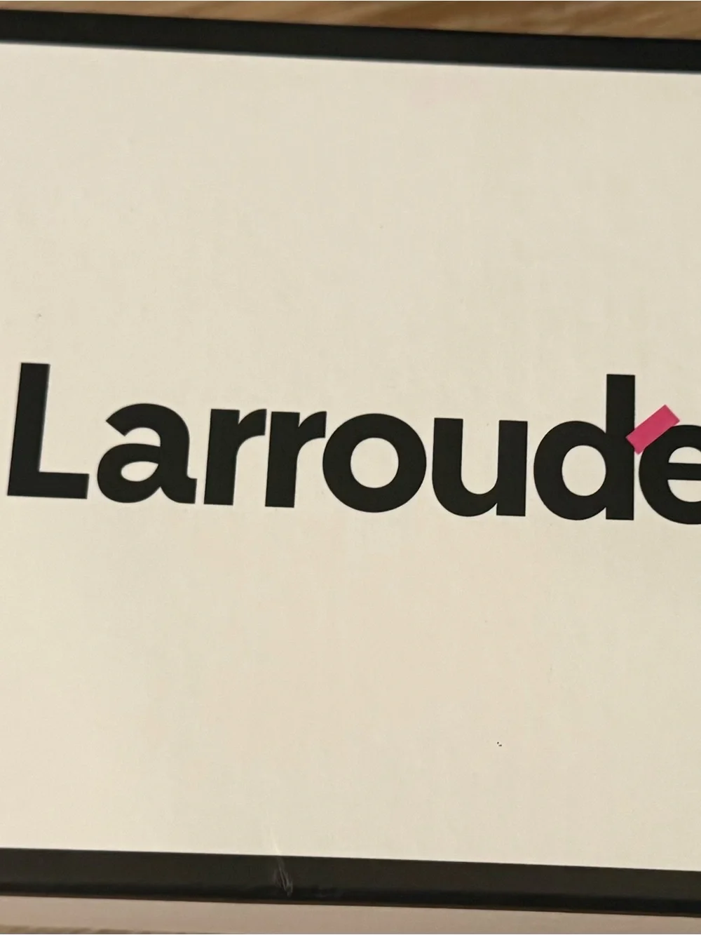 Larroude elegant franca