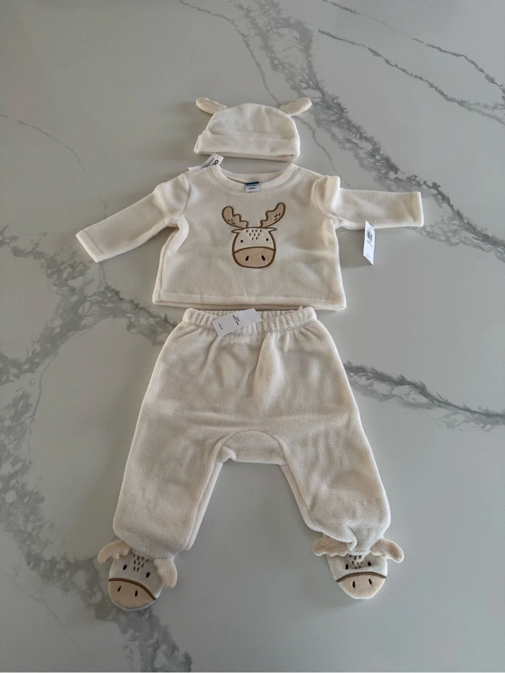 Old Navy Baby 3 Piece Moose Outfit Size Newborn 0-3M