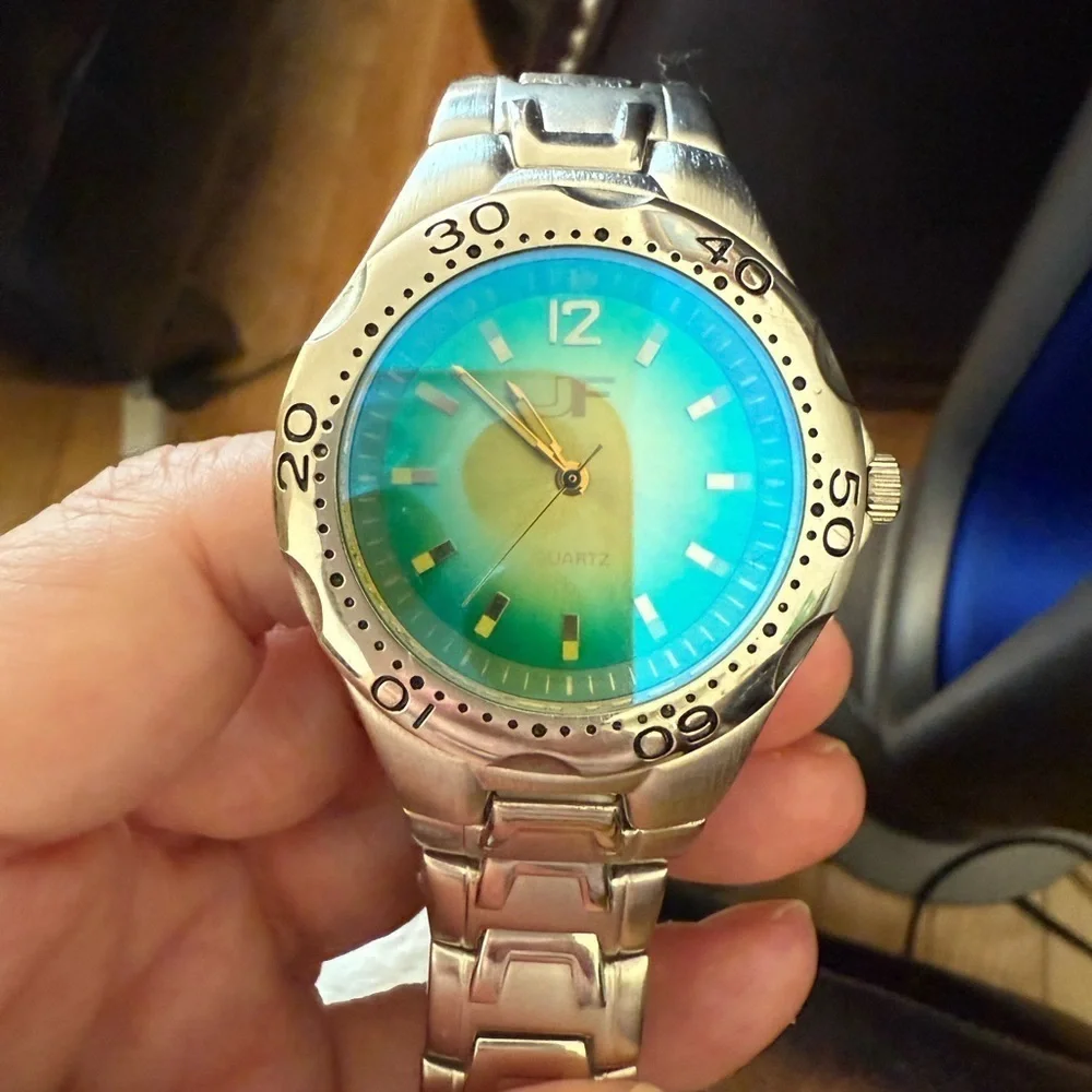 JF quartz watch