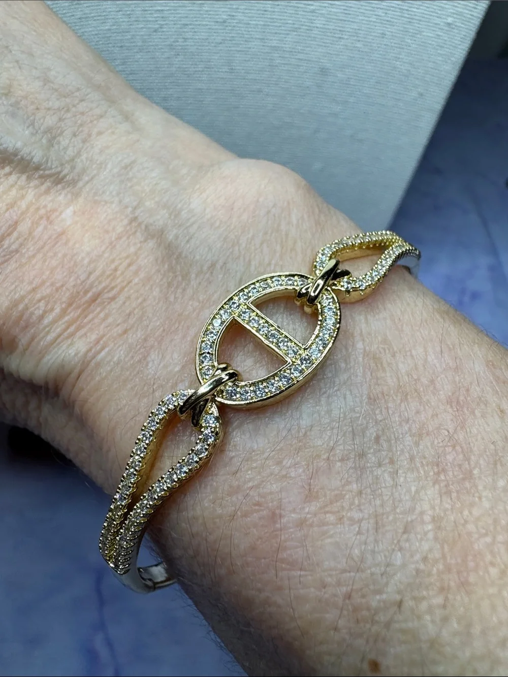N/A elegant gold