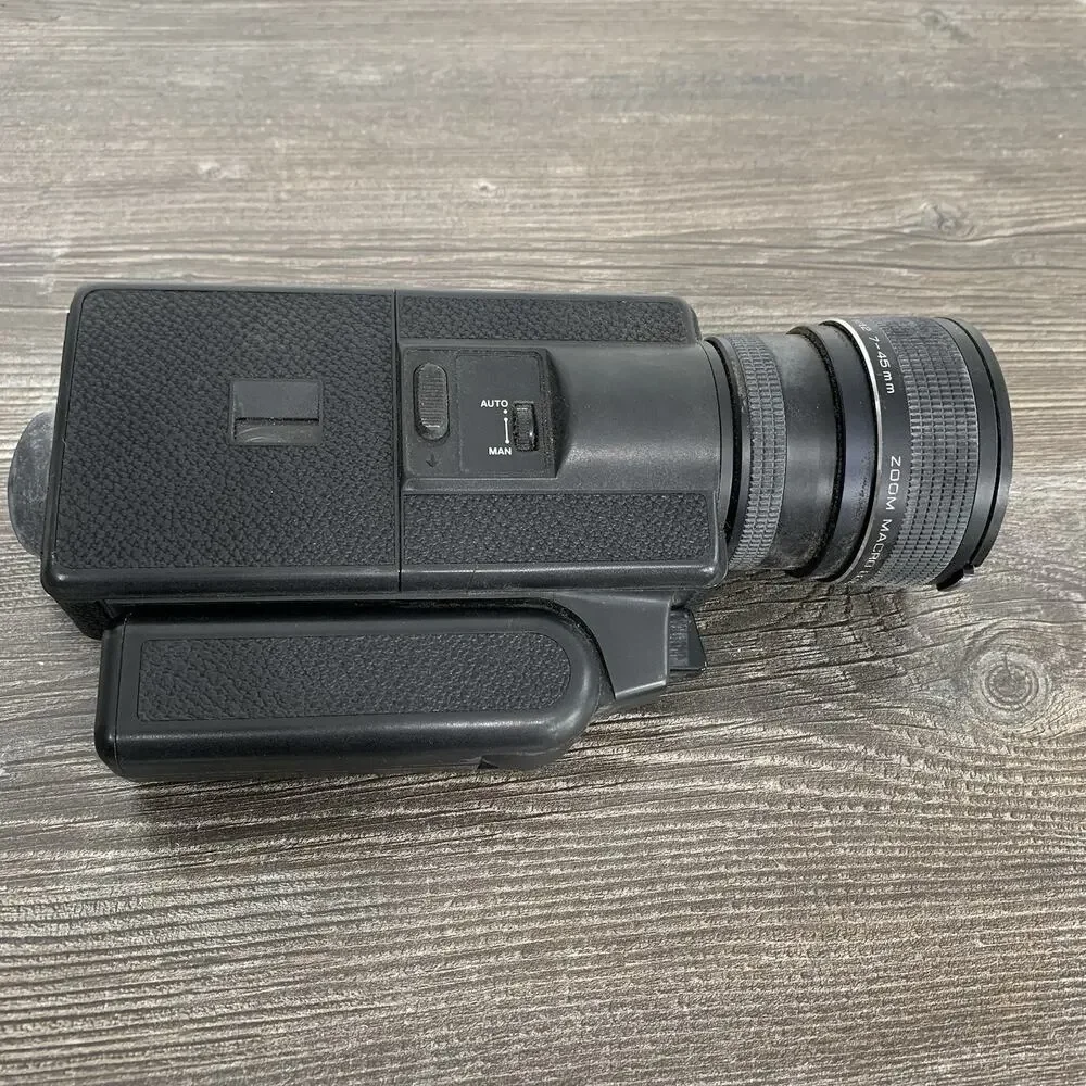 Bell & Howell 2146 XL Super 8 Movie Camera Made In Japan **UNTESTED**FOR PARTS‎