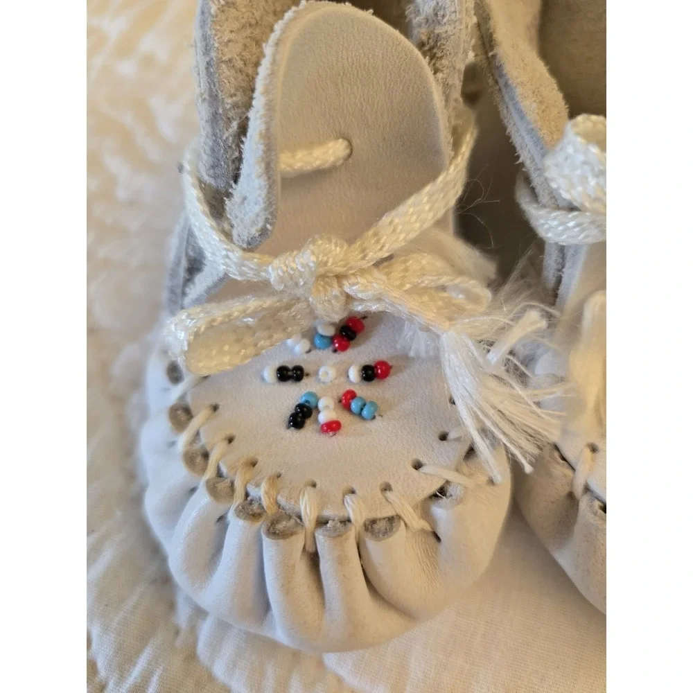 Minnetonka right shoe