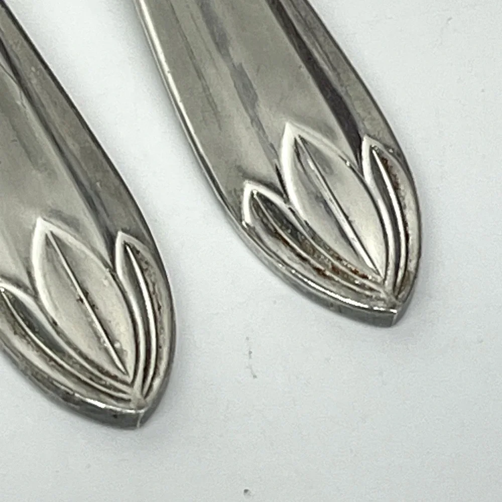 International Silver Lotus Pattern Flatware Set Of 17 Piece Silverplate Korea