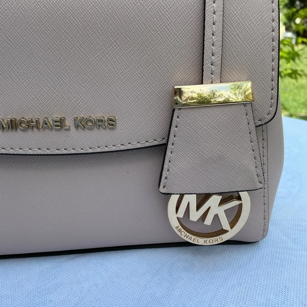 Michael Kors Light Pink Nude Satchel Crossbody Hand Bag