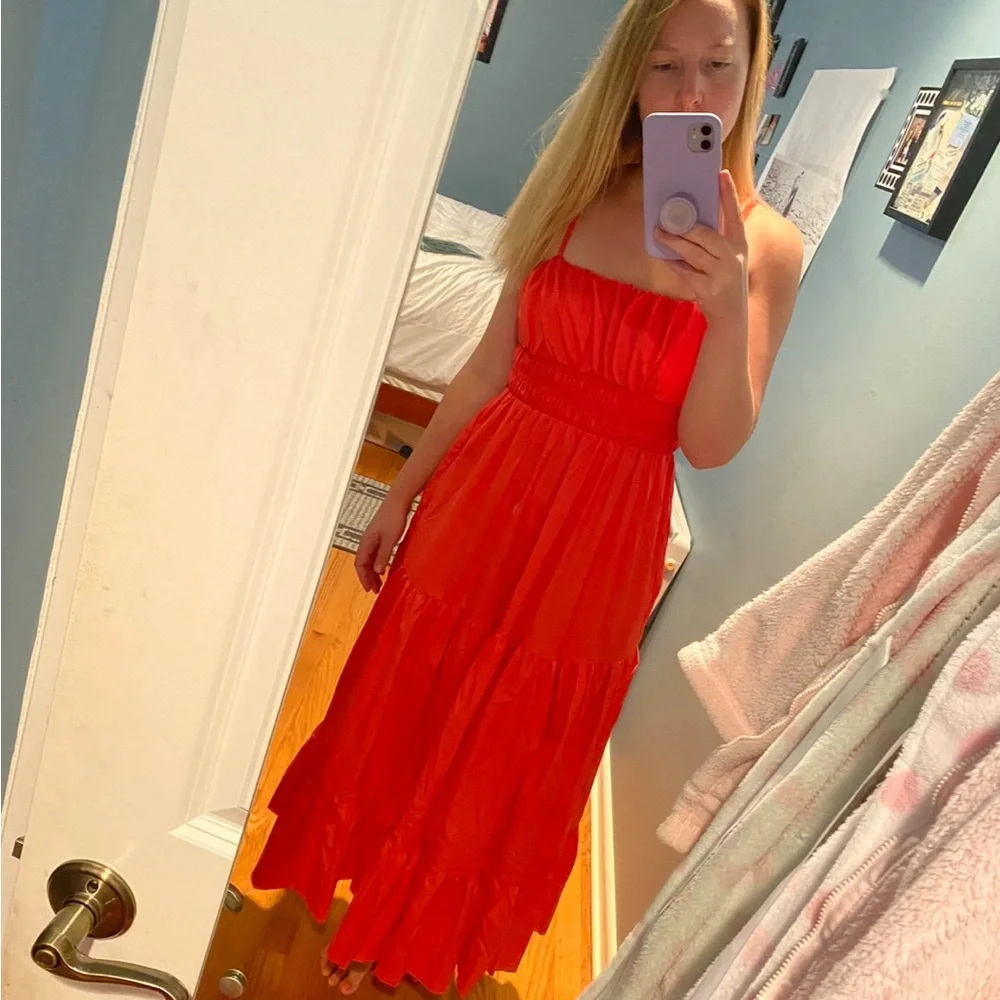 Abercrombie & Fitch vibrant coral
